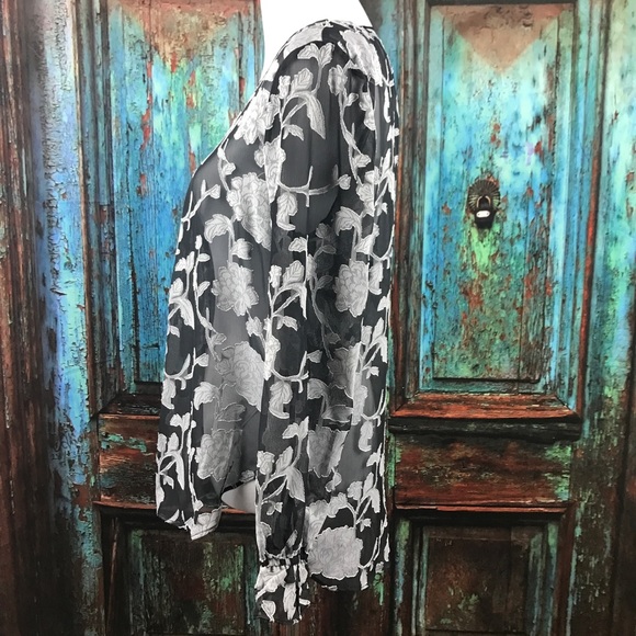 Joe Fresh - semi sheer Floral Burnout Blouse - Picture 3 of 8